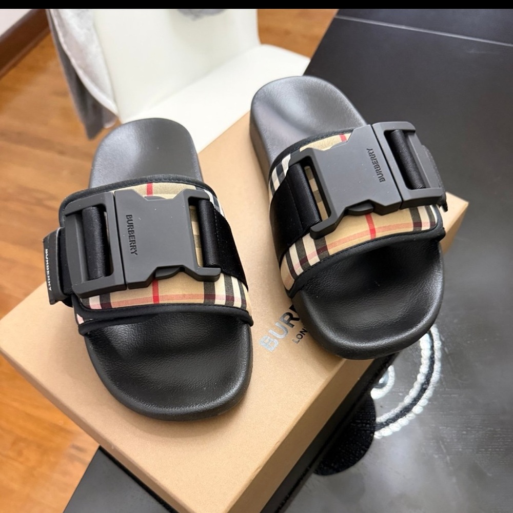 Burberry Black and Beige Women's Sandals with Buckle
